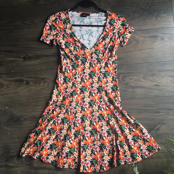Asos stretchy floral skater dress 👗 - Picture 2 of 4